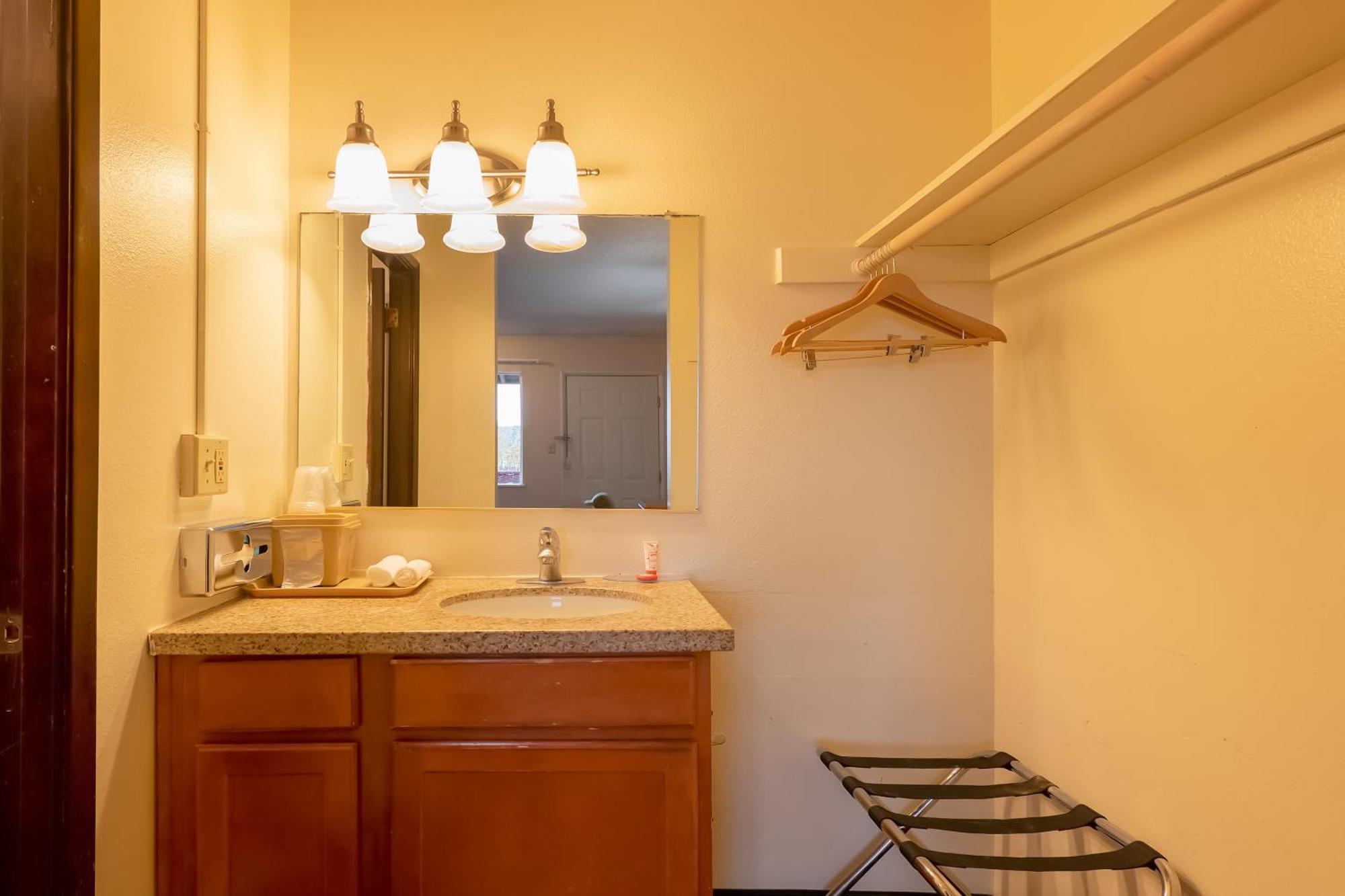 Oyo Hotel Chehalis I-5 South 外观 照片