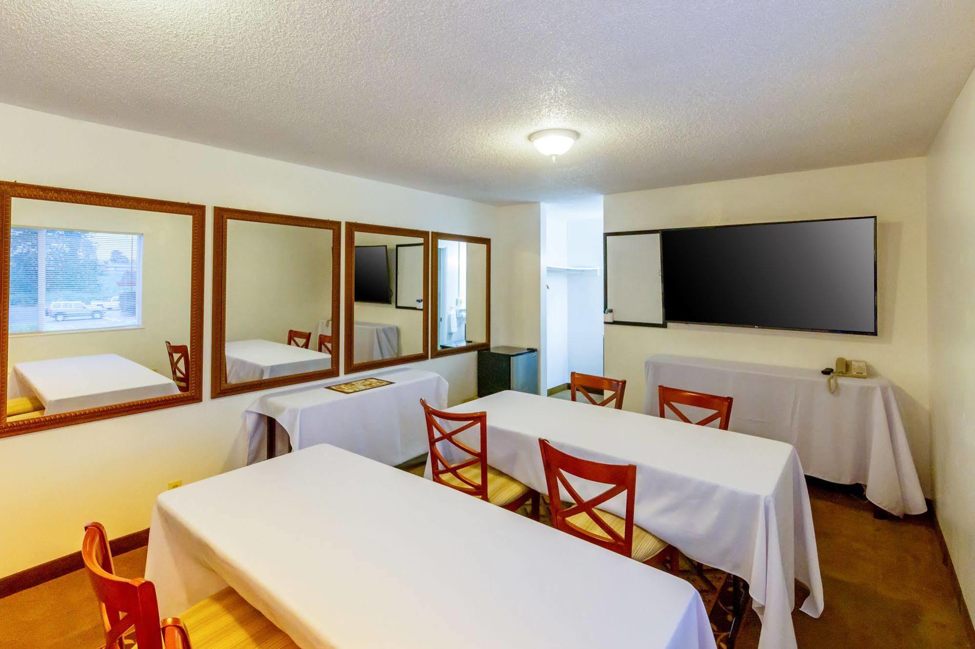 Oyo Hotel Chehalis I-5 South 外观 照片